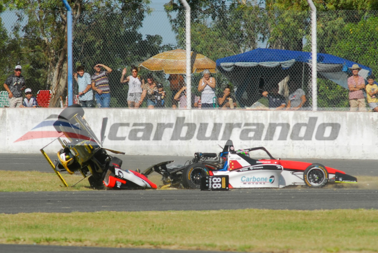 Imágenes exclusivas del accidente de la Fórmula Nacional: WhatsApp Image 2023-03-19 at 10.42.04 (2).jpeg